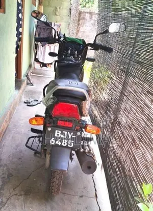 Bajaj CT100 ES 2025