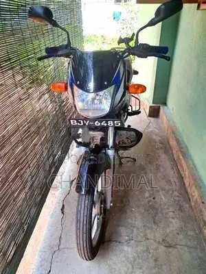 Bajaj CT100 ES 2025