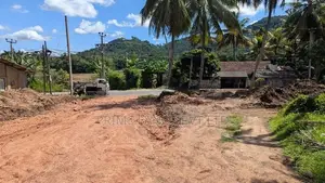 කුරුණෑගල මල්ලවපිටියෙන් ඉඩමක් විකිණීමට