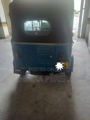 Bajaj RE 2012