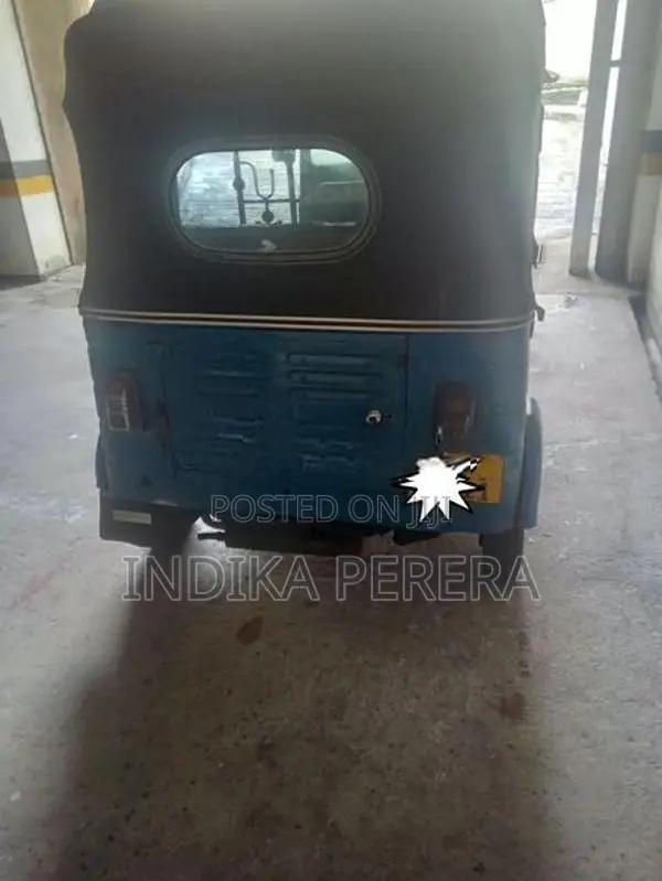 Bajaj RE 2012