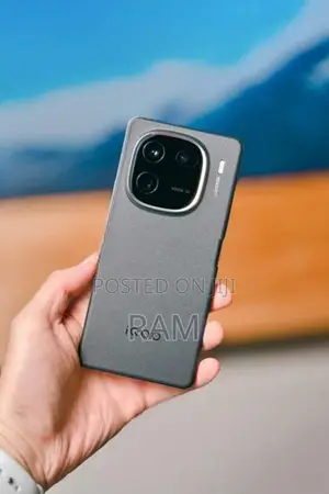 iqoo 12 (Used)