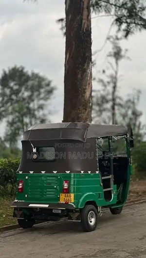 Bajaj RE 2015