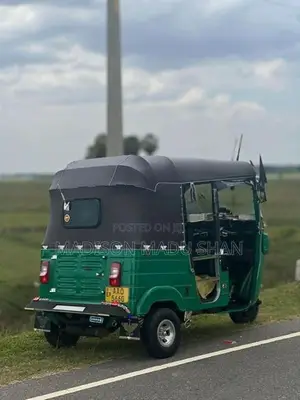 Bajaj RE 2015