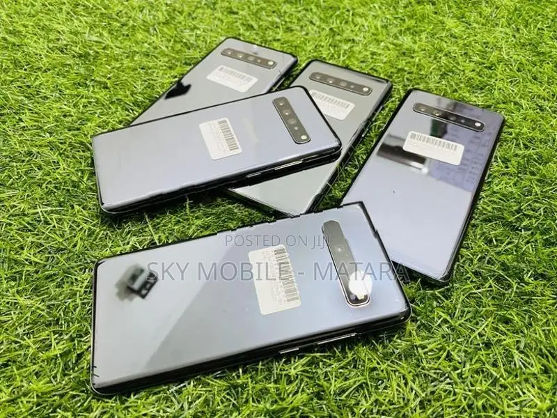 Samsung Galaxy S10 5G 8GB / 256GB (Used)