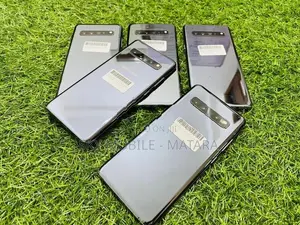 Samsung Galaxy S10 5G 8GB / 256GB (Used)