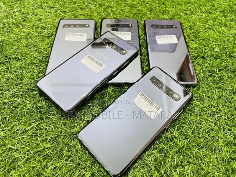 Samsung Galaxy S10 5G 8GB / 256GB (Used)