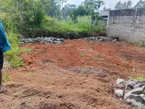 දිවුලපිටිය වරාදල හීරලුගෙදරින් ගොඩනැගිල්ලක් සමග ඉඩමක් විකිනීමට AJ 14245