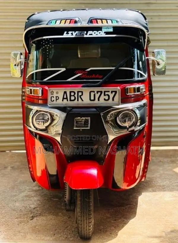 Bajaj RE 2018