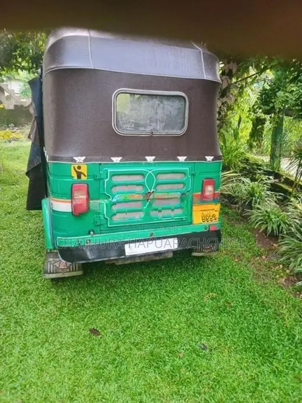 Bajaj RE 2009