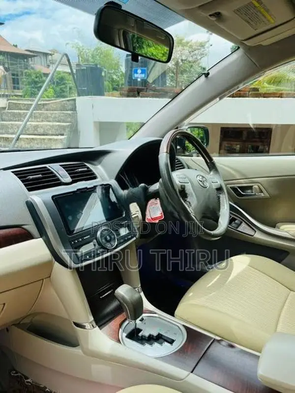 Toyota Allion 260 G Plus 2010