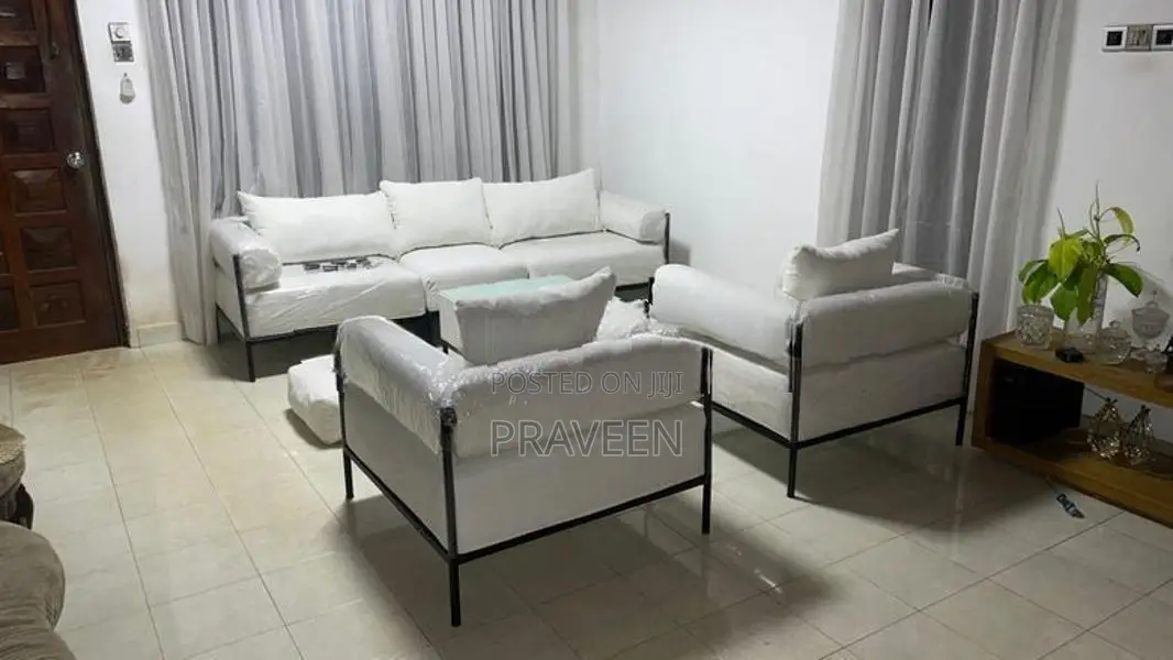 Brand New Modular Sofa Set – 3+1+1 With Coffee Table 2 Poufs