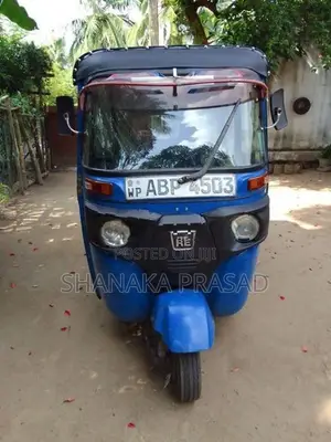 Bajaj RE 2017