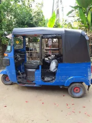 Bajaj RE 2017