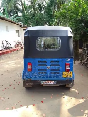 Bajaj RE 2017