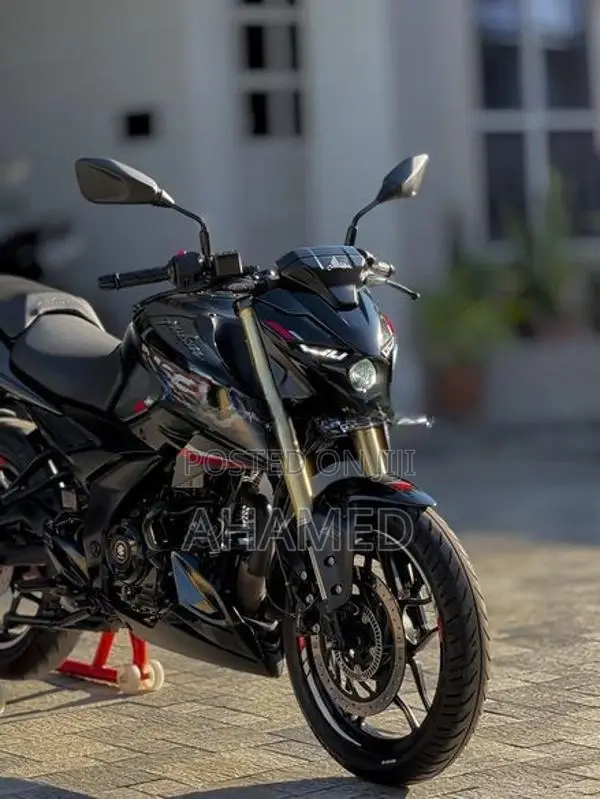 Bajaj Pulsar N160 Premium 2026