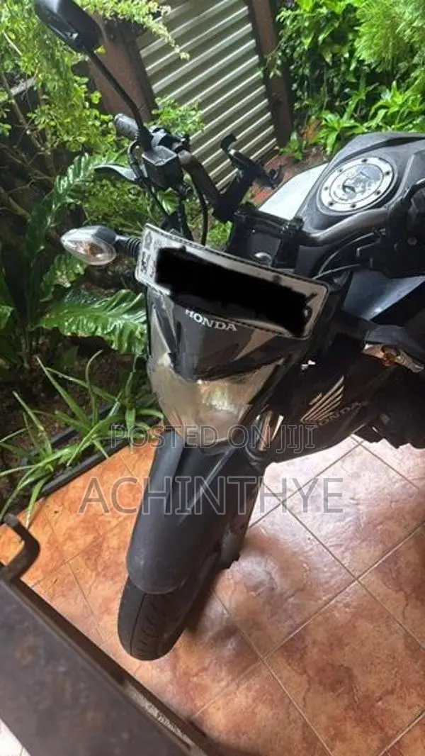 Honda CB Hornet 160R 2017