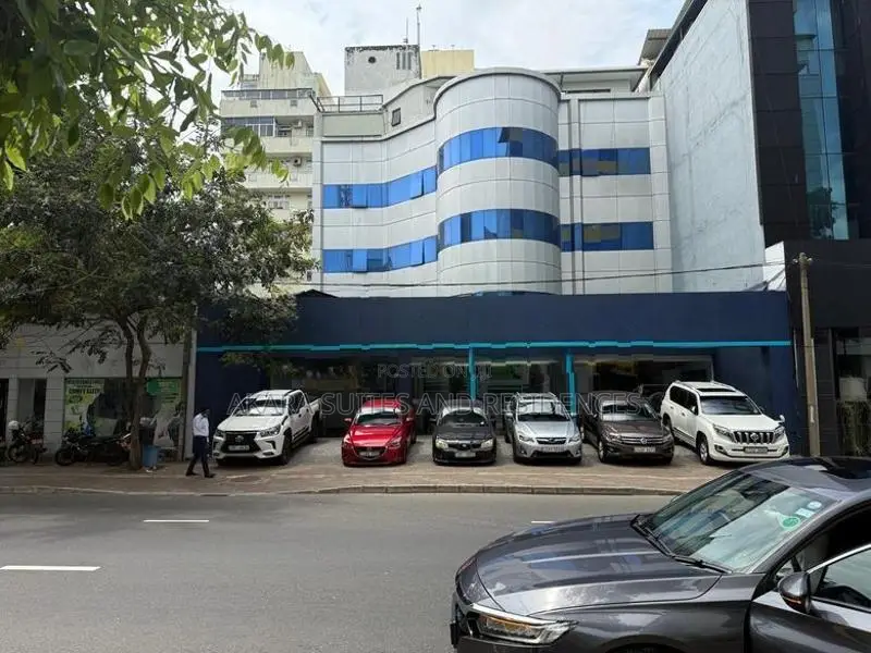 13,900 Sq.ft - Commercial Building for Sale CP48294