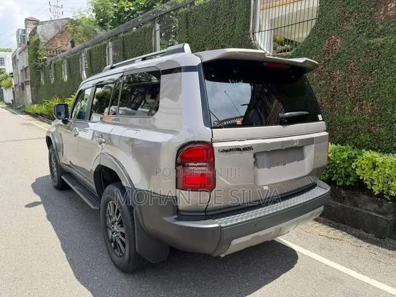 Toyota Land Cruiser 250 VX 2025