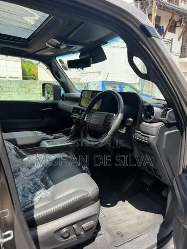 Toyota Land Cruiser 250 VX 2025