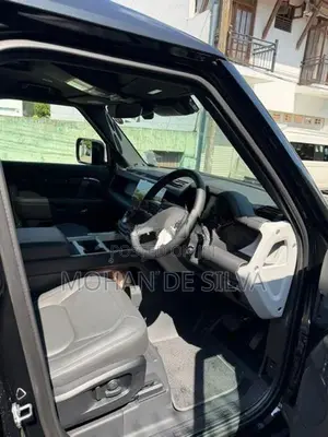 Land Rover Defender HSE 2026