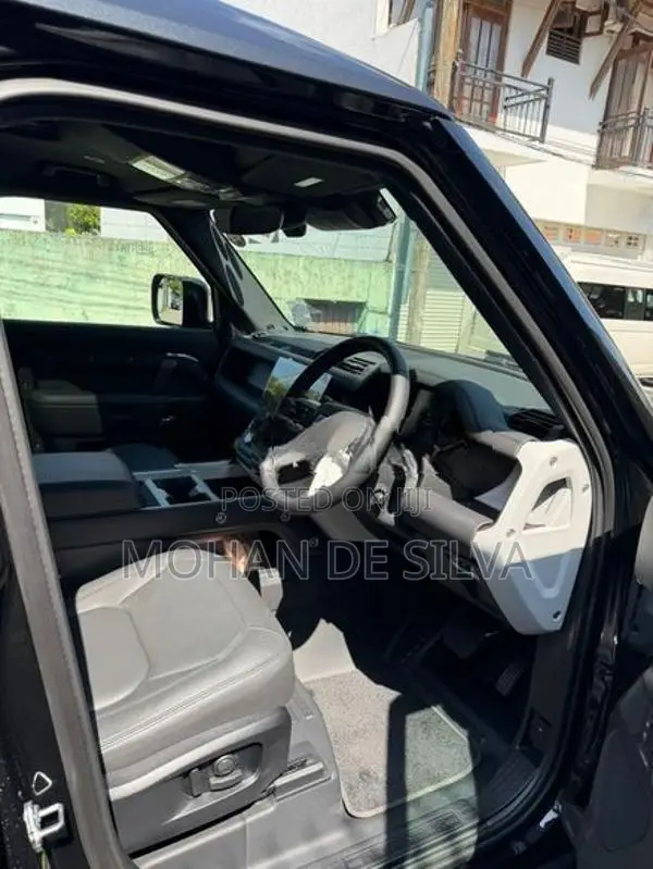 Land Rover Defender HSE 2026