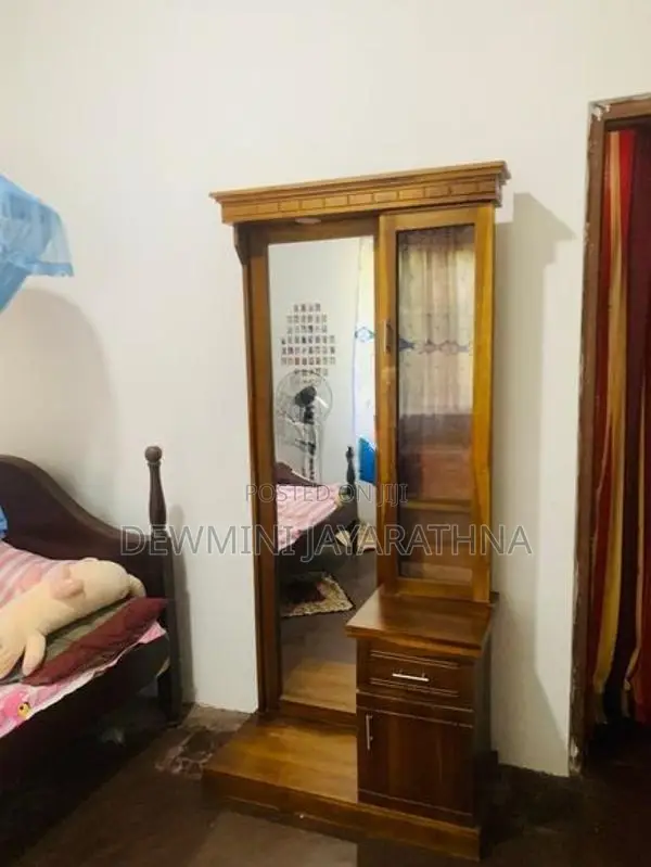 Wooden Dressing Table With Full Mirror (Used )