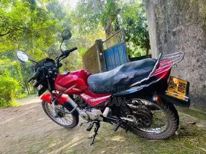Bajaj CT100 2005