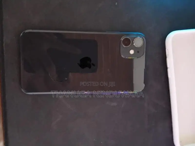Apple iPhone 11 (Used)