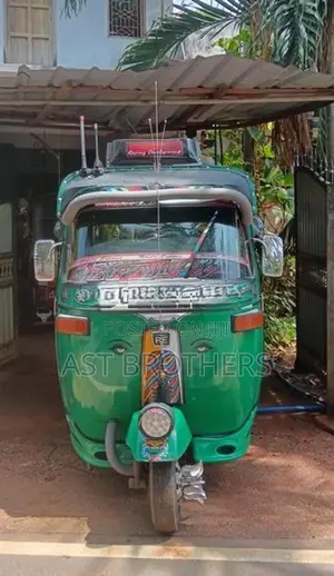 Bajaj RE 2000