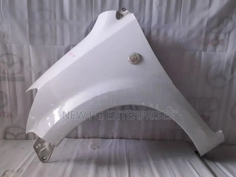 Toyota Passo KGC10 Fender RHS