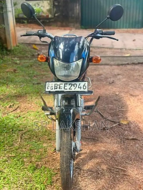 Bajaj CT100 2017