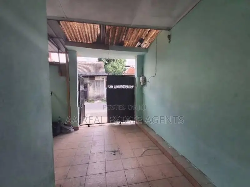 Single Storey House for Sale in Wellampitiya