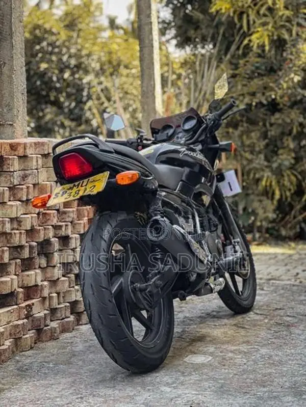 Bajaj Pulsar 180 2009