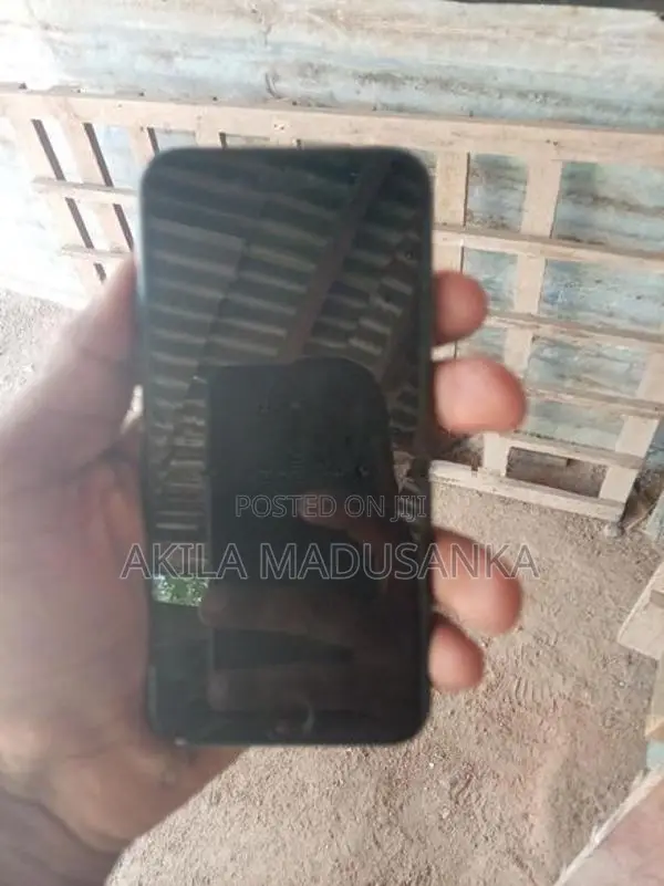Apple iPhone 8 (Used)