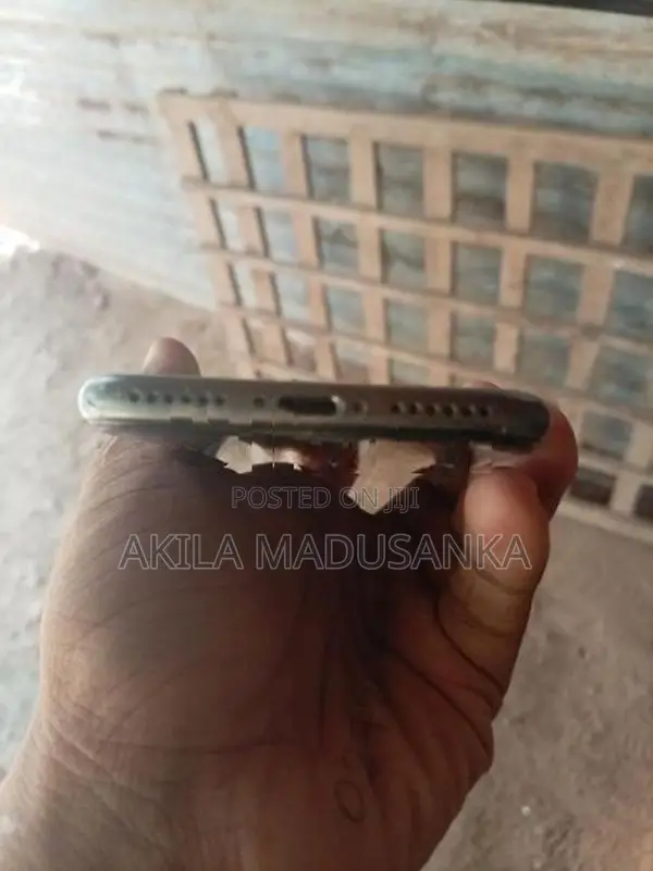 Apple iPhone 8 (Used)