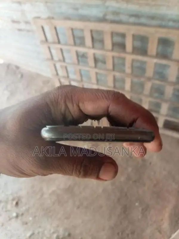 Apple iPhone 8 (Used)