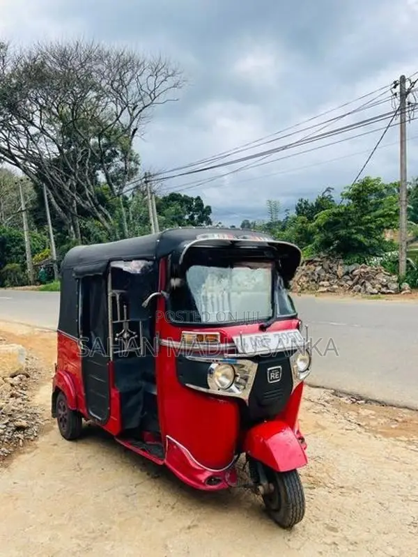Bajaj RE 2015