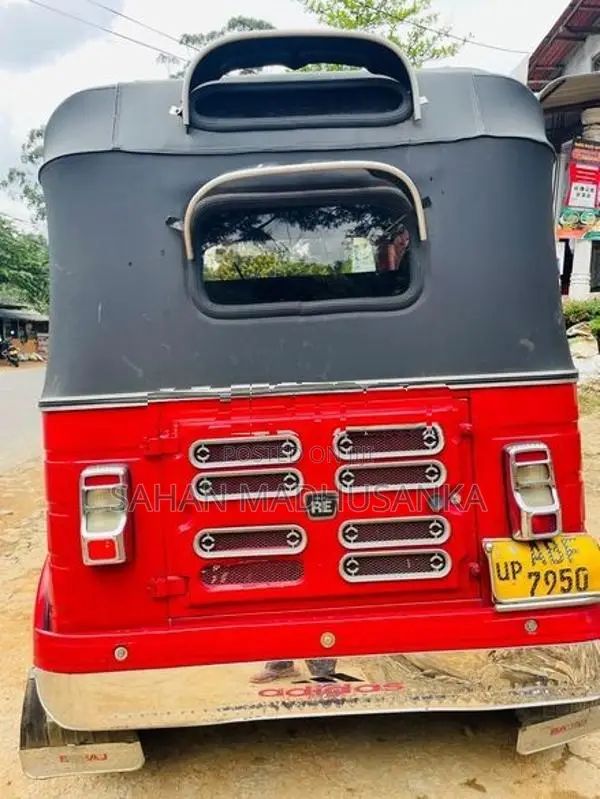 Bajaj RE 2015