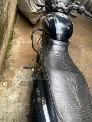 Bajaj Pulsar 180 2007