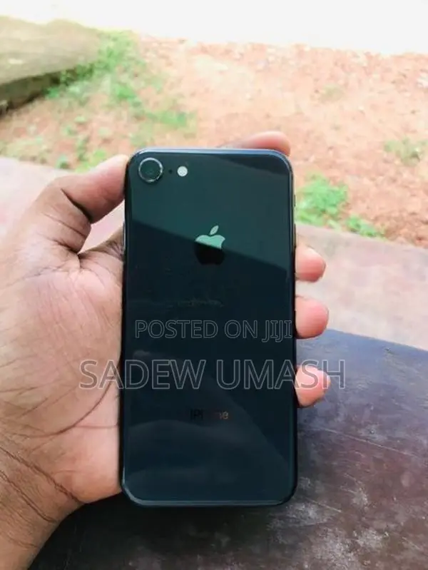 Apple iPhone 8 (Used)