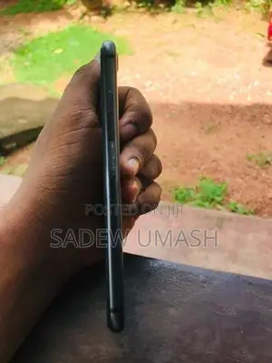 Apple iPhone 8 (Used)