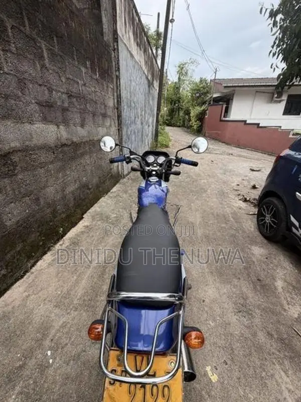 Bajaj CT100 2010