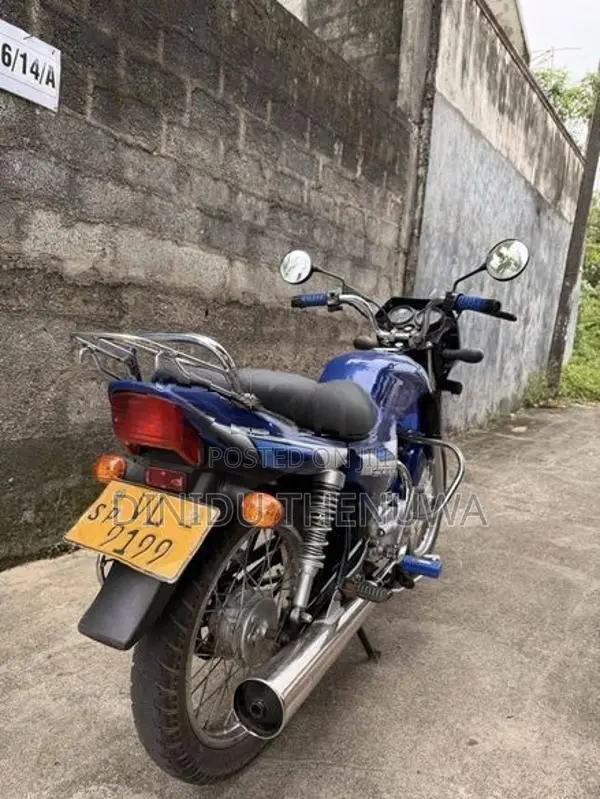Bajaj CT100 2010