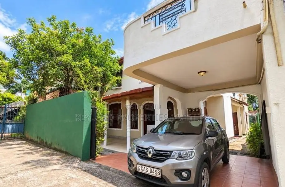 Spacious 5-Bedroom Family Home In Nedimala, Dehiwala