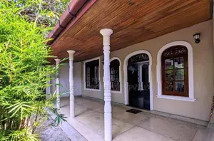 Spacious 5-Bedroom Family Home In Nedimala, Dehiwala