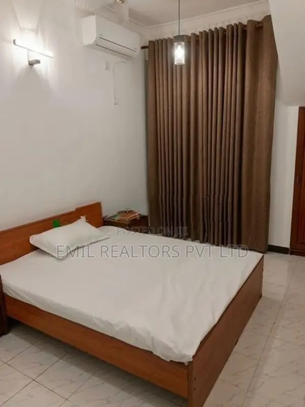 Luxury 4-Bedroom House for Rent in Battaramulla (EM081SD)