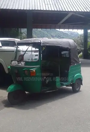 Bajaj RE 2013
