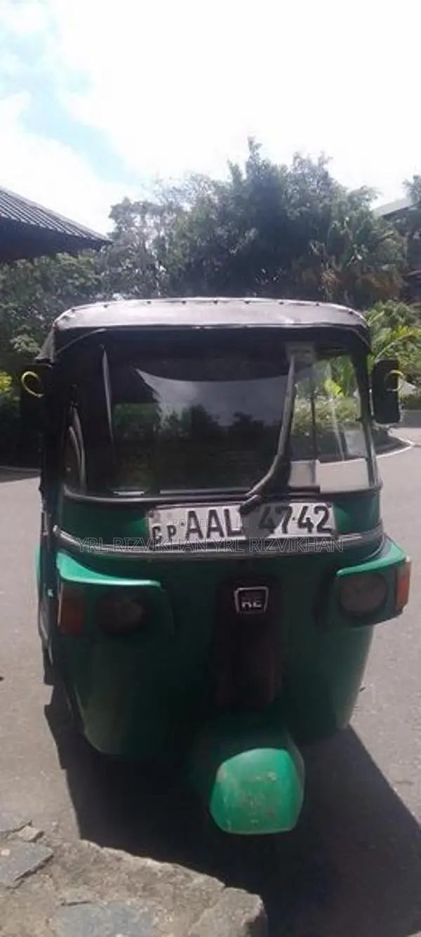 Bajaj RE 2013