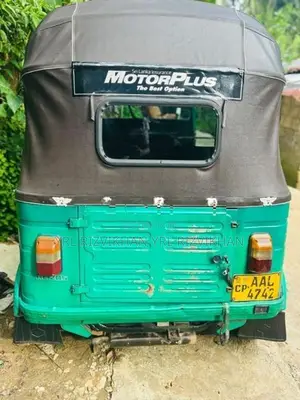 Bajaj RE 2013